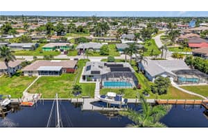 126 Sw 49th St, Cape Coral