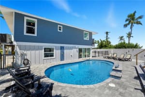 190 Bayview Ave, Fort Myers Beach