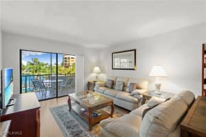 1041 Swallow Ave 303, Marco Island
