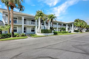 509 Roma Ct 202, Naples