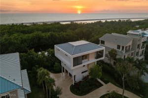 706 Waterside Dr, Marco Island