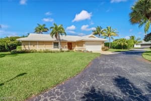 550 Forest Hills Blvd, Naples