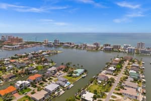 371 Bayside Ave, Naples