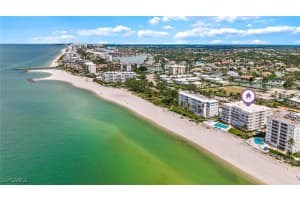 1977 Gulf Shore Blvd N 204, Naples