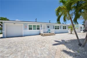 240 Fairweather Ln, Fort Myers Beach