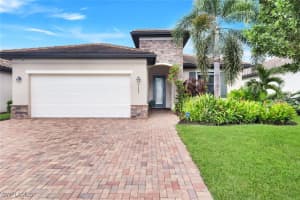 9445 Glenforest Dr, Naples