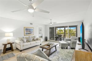 9101 Vanderbilt Dr 203, Naples