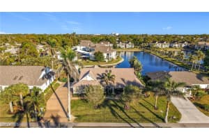 1659 Sandpiper St E, Naples