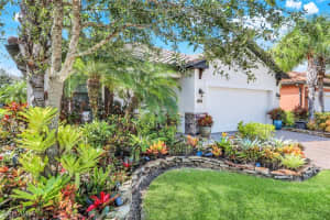 4244 Raffia Palm Cir, Naples