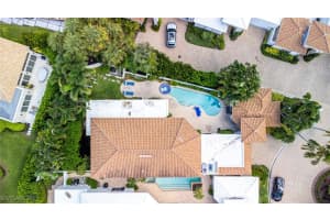 7905 Cocobay Dr 15, Naples