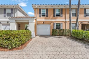 5677 Cove Cir, Naples