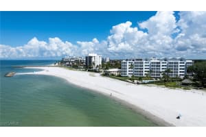 2121 Gulf Shore Blvd N 206, Naples