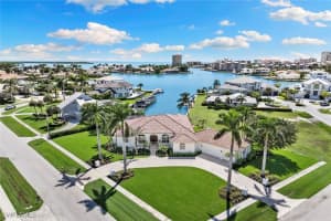 800 Arcadia Ct, Marco Island