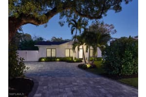 1080 13th St N, Naples