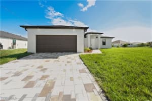 2458 Nw 9th Ter, Cape Coral