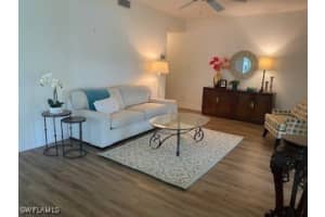 600 Diamond Cir 607, Naples