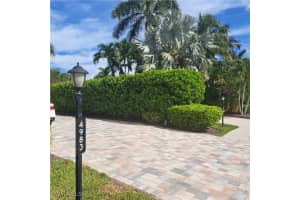 4983 Coach Ln, Naples