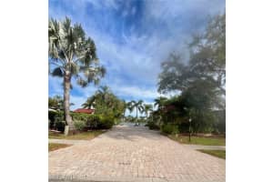 4441 Southern Breeze Dr, Naples