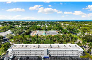 72 7th St S 305, Naples