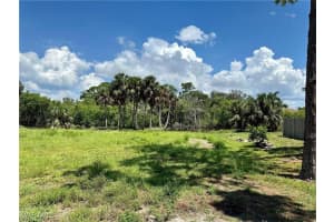27675 Riverdale Ln, Bonita Springs