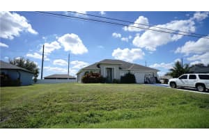 110 Nw 24th Ter, Cape Coral