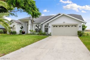 726 Nw 37th Pl, Cape Coral