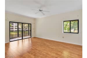 900 Arbor Lake Dr 9-206, Naples