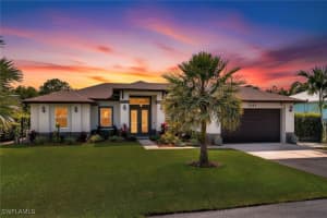 2552 52nd Ave Ne, Naples