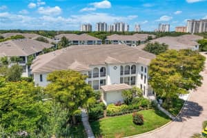 795 Bentwater Cir 202, Naples