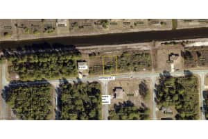 1117 Antonio St E, Lehigh Acres