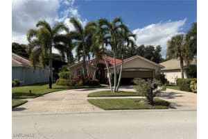 2276 Heritage Greens Dr, Naples