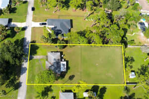 204 Lake Ave, Lehigh Acres