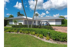 595 Wedge Dr, Naples