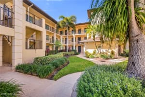 228 Fox Glen Dr 3204, Naples
