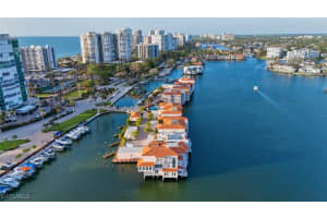 4000 Gulf Shore Blvd N 1400, Naples