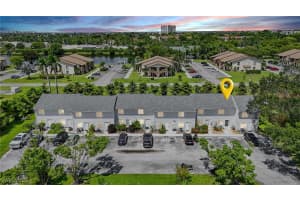 13160 Kings Point Dr 2, Fort Myers