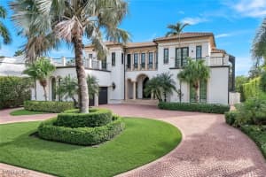 1450 Gulfstar Dr S, Naples