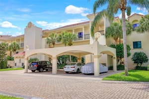 6525 Valen Way D-302, Naples