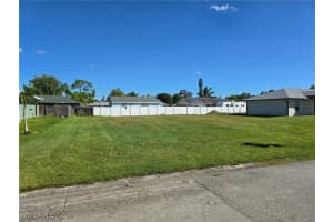 825 Zana Dr, Fort Myers