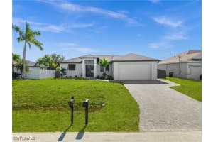 2240 Nw 4th Ter, Cape Coral