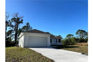 718 Chattman St E, Lehigh Acres