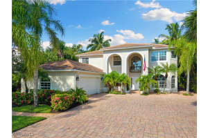 2384 Heritage Greens Dr, Naples