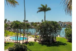 400 Park Shore Dr 304, Naples