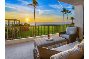 2386 Gulf Shore Blvd N 104, Naples