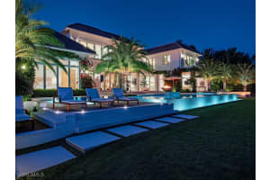 860 Admiralty Parade E, Naples