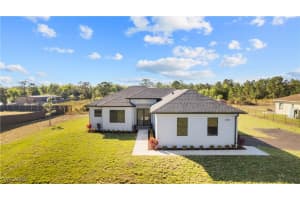 2664 43rd Ave Ne, Naples