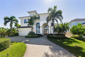494 Seabee Ave, Naples