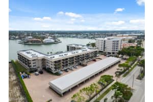 3200 Gulf Shore Blvd N 407, Naples