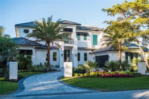 1985 Crayton Rd, Naples