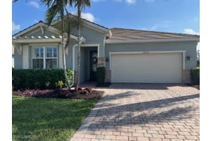 14658 Topsail Dr, Naples